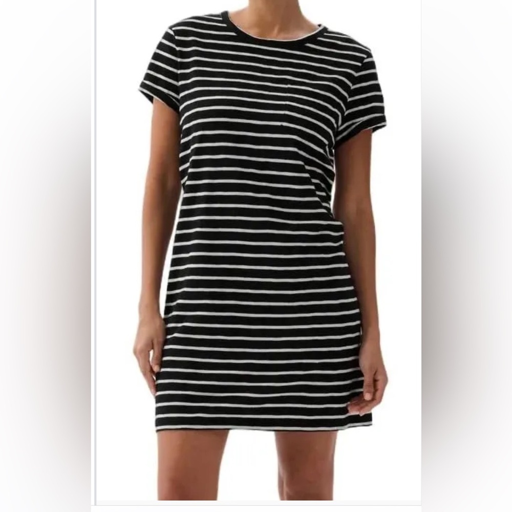NWT! GAP Pocket T-Shirt Dress in Black/White Stripe Size XSMALL